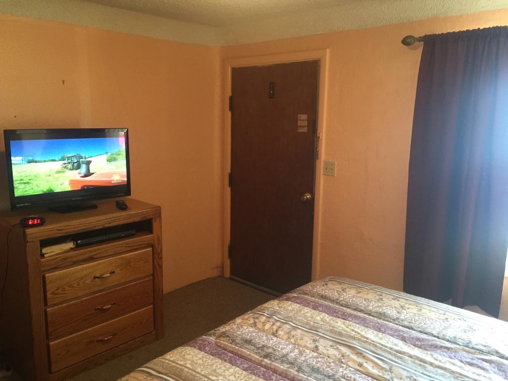 Budget Inn Motel Chemult Exterior foto