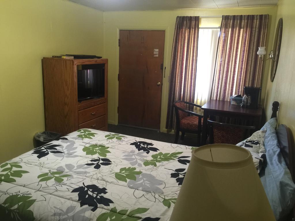 Budget Inn Motel Chemult Exterior foto
