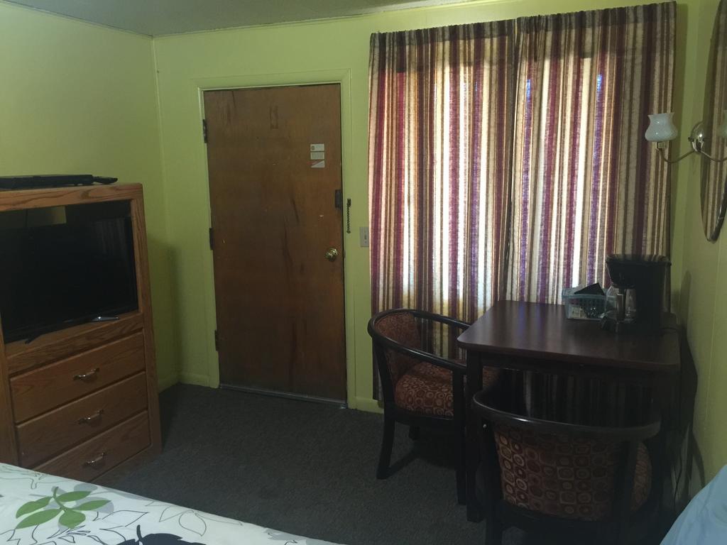 Budget Inn Motel Chemult Exterior foto