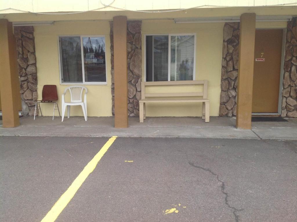Budget Inn Motel Chemult Exterior foto